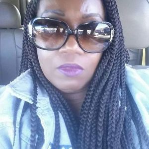 Meet your Posher, Carla